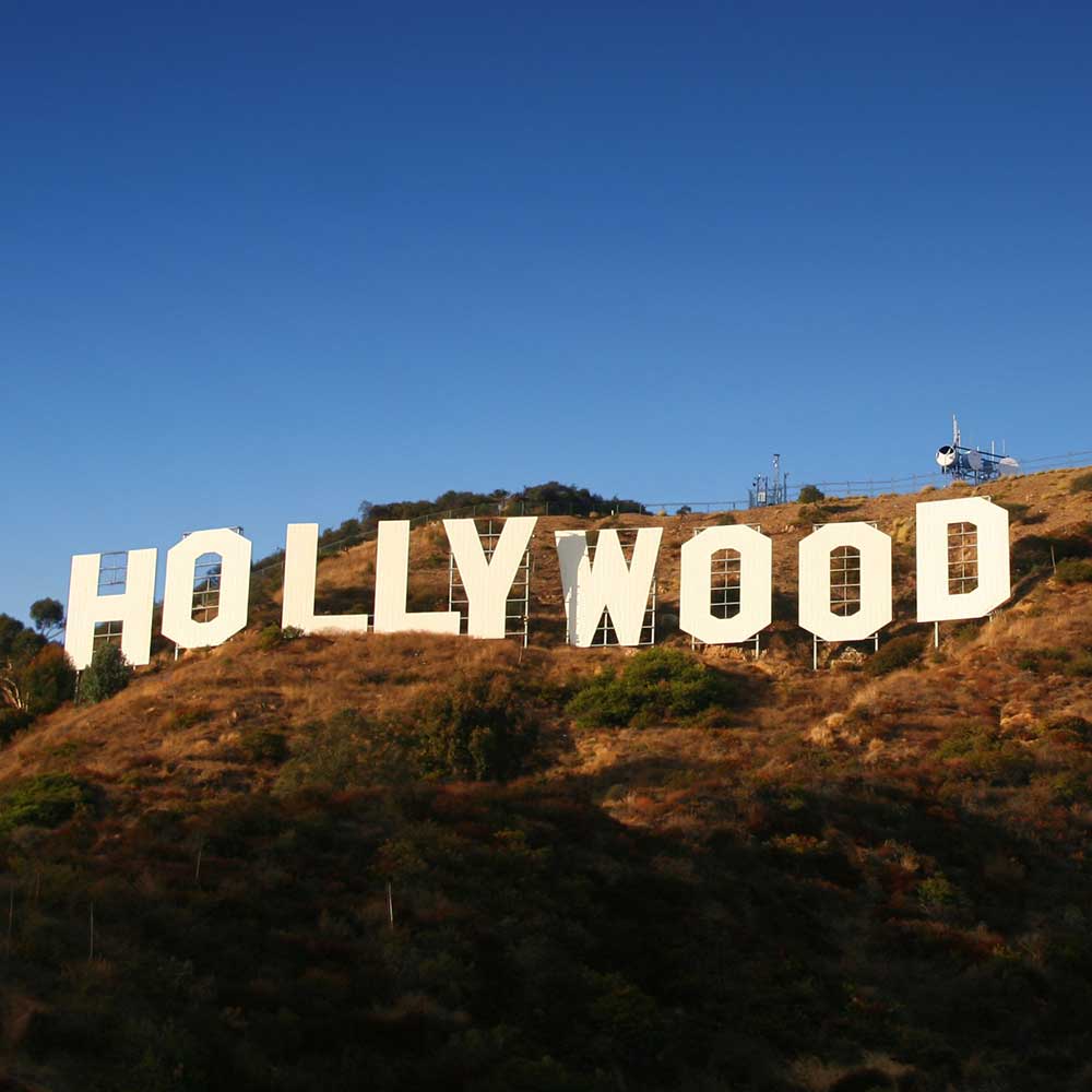 HOW TO ACCESS THE WORLD OF CELEBRITIES AND HOLLYWOOD